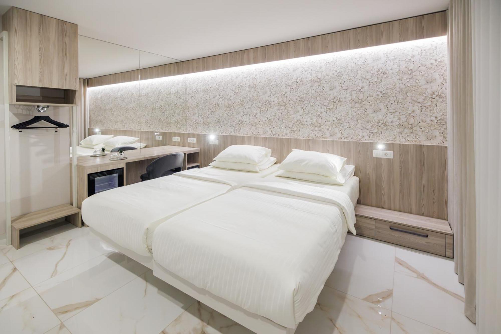 Hotel Capris Capodistria Boutique Екстер'єр фото